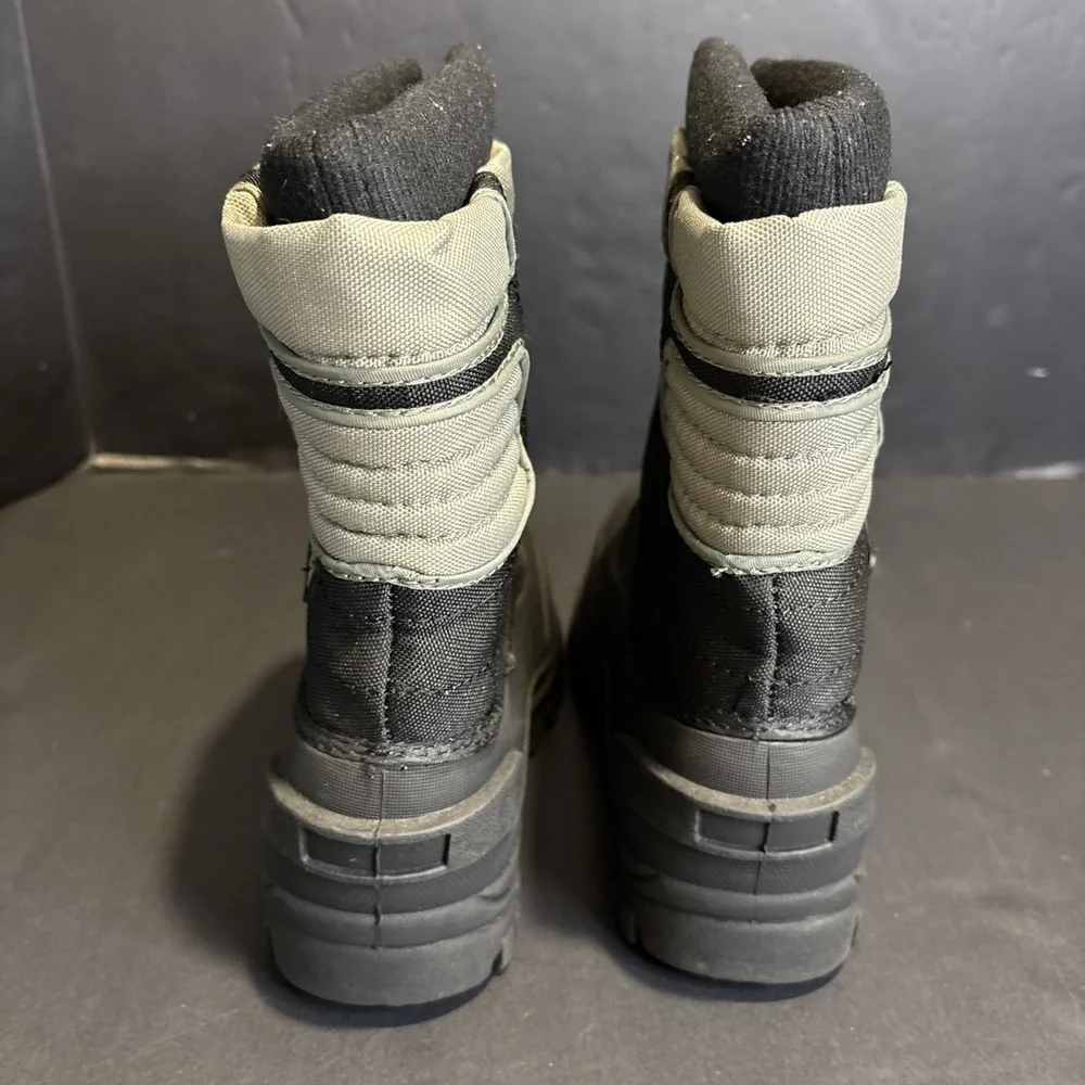 Itasca Youth Snow Boots Size 5 Gray/black